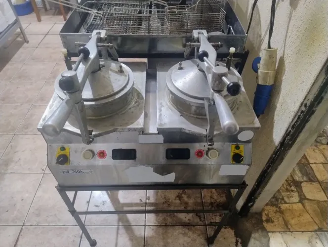 Máquina de fritar frango 220 volts