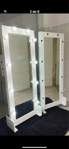 Espelho e Luzes com lâmpadas opcional com acréscimo no valor