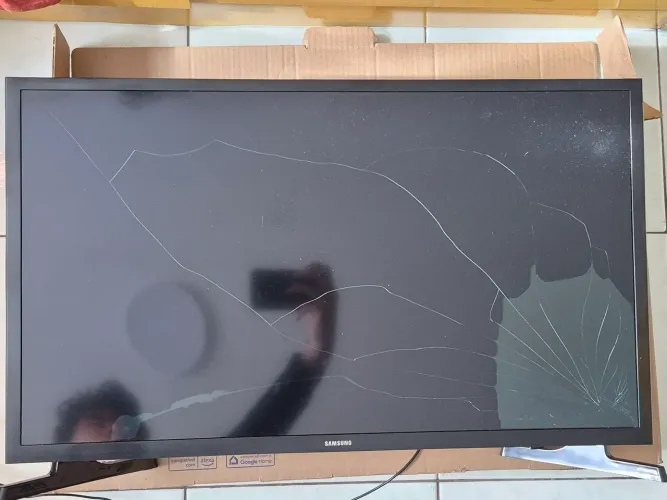 Smart Tv Samsung 32"UN32T4300AGXZD<br>UN32T4300AGXZD<br>UN32T4300AGXZD<br>com defeito 