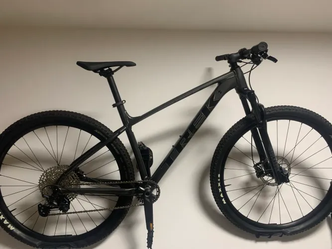 Bicicleta Trek X-Caliber 8 (NOVA NUNCA USADA)