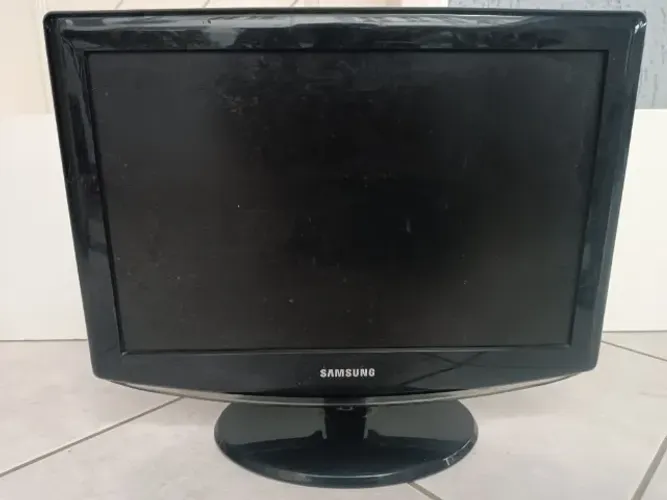 TV Monitor 19" Samsung