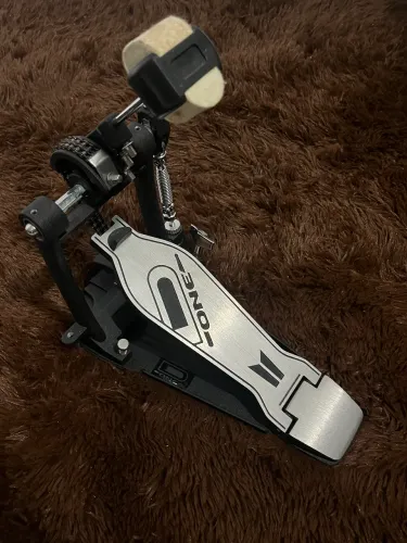Vendo Pedal de Bumbo D-One DP10.