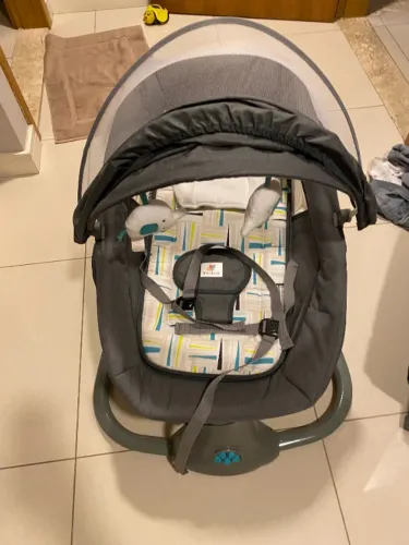 Vendo cadeira de balanço de Bebê eletrônica! ótimo preço