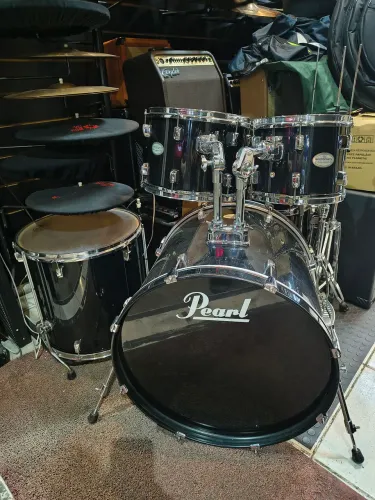 Bateria pearl fórum completa com estantes caixa e pedal de bumbo peles Evans hydraulic