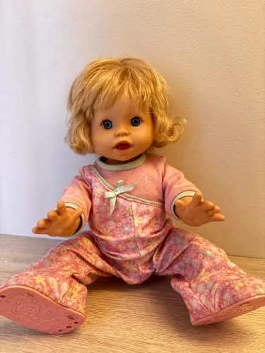 Boneca little mommy