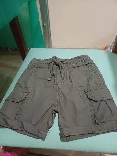 Short menino verde