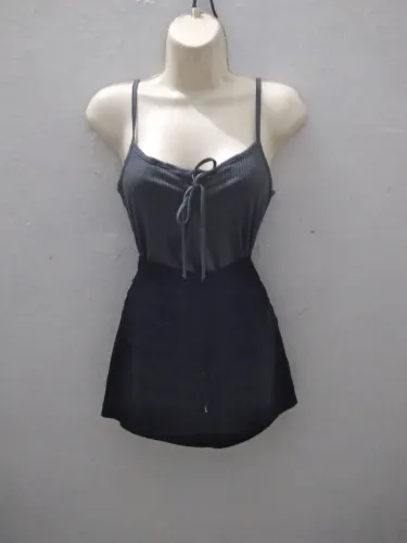 Short saia preto com bolsos