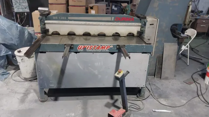 Máquina de corte de chapa Durma MS 1303