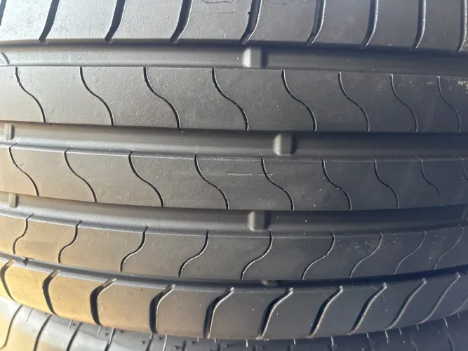 Par(dois) pneus 215/55/17 Bridgestone Turanza 6 70-80% de borracha