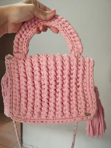 Bolsa de crochê rosa