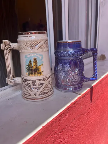 Lote com 2 canecas grandes