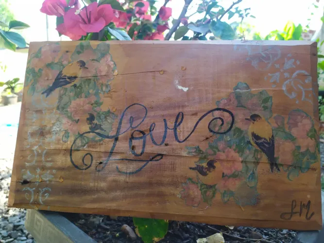 Quadro Decorativo de Madeira rústica 'Love' com Pássaros