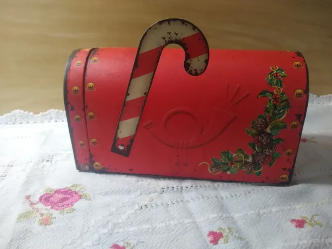 Enfeite de Natal/caixa de correios decorada estilo retrô