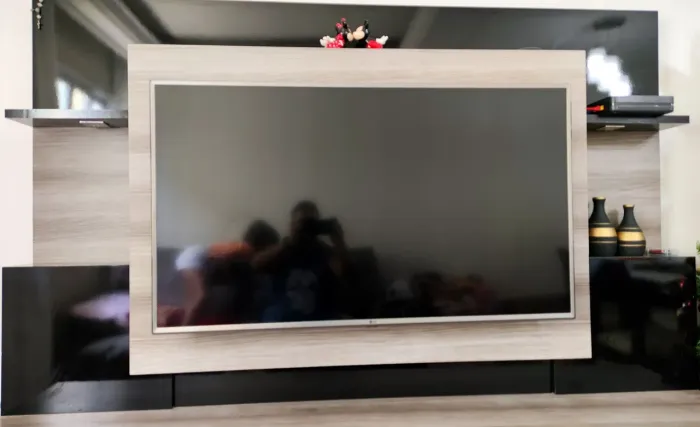 Rack painel para TV, SidLar, LEDs, Preto e Marrom 2.00m por 1.80 Retirada por sua conta