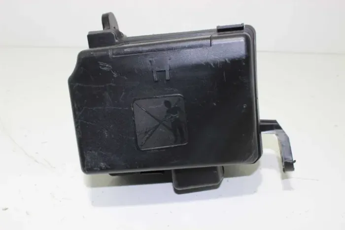 Suporte Caixa De Fusivel Com Tampa Peugeot *0