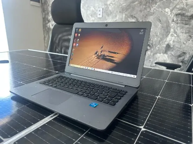 ? Notebook Vaio C14, Intel Core i3 6006U, 8GB RAM, SSD 256GB, tela 14" LCD, Windows 11