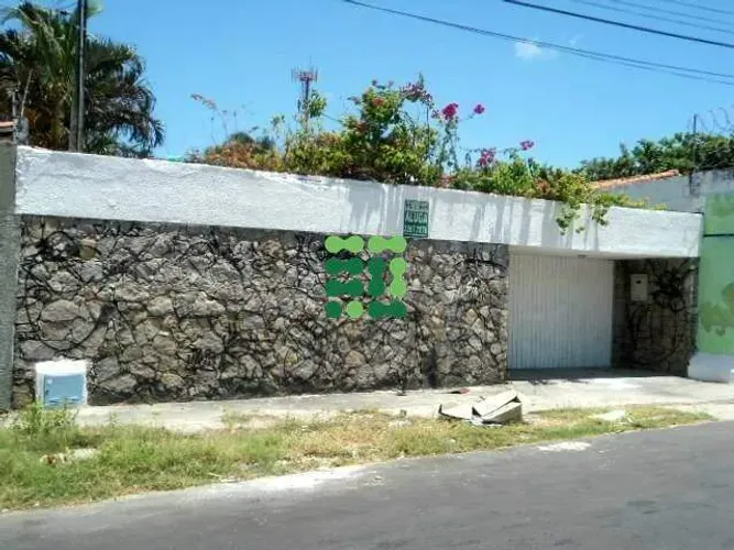 Casa Comercial à venda, 3 quartos, 1 suíte, 4 vagas, Cidade dos Funcionários - Fortaleza/C