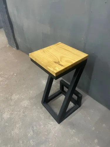 ? Banqueta Industrial com Design Diferenciado