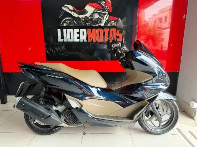 Honda PCX 160 DLX 2025