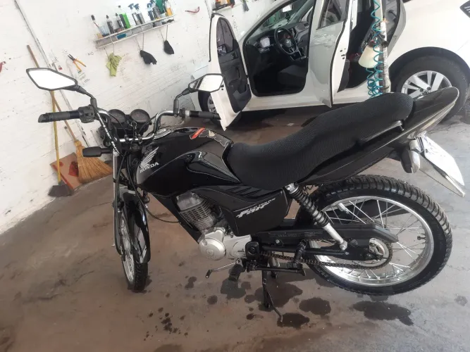 Vendo moto ou troco por carro do meu interesse 