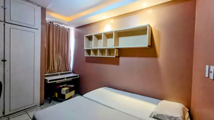 Turismo quarto em apto /p mulher