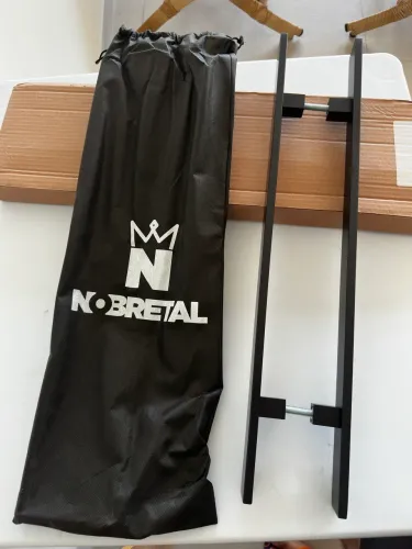 Puxador de alumínio preto com 80 cm