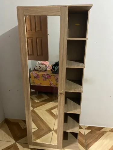 Sapateira e porta bolsas com espelho 