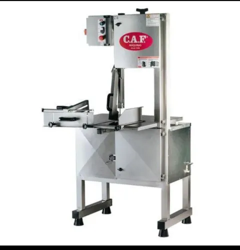 Vendo serra-fita industrial C.A.F. Máquinas, modelo SFO 2,82 T, ano 2015.
