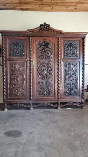 Jogo de móveis maciços Imbuia colonial (vendo separado também)