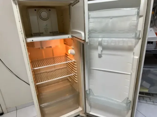 Geladeira Eletrolux Frost Free