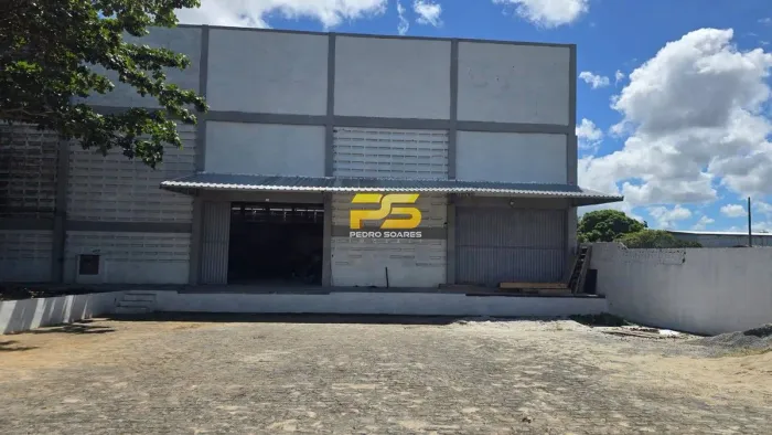 GALPÃO COM 1.680m² PARA ALUGAR NO B. DAS INDÚSTRIAS