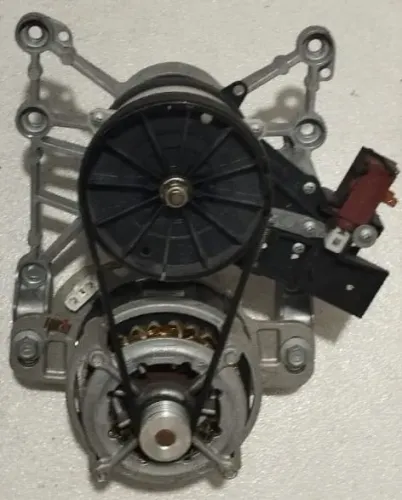 Motor de maquina de lavar electrolux turbo economia 6kg  LTD06