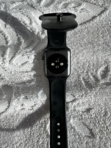 Apple Watch Series 3 42mm (com detalhe)