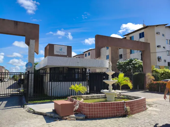 Bonita casa em condomínio Fechado