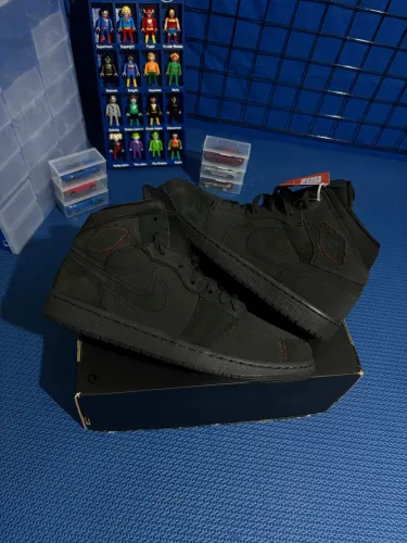 Tênis Nike Air Jordan 1 Mid SE