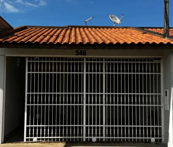 Portão de ferro reforçado