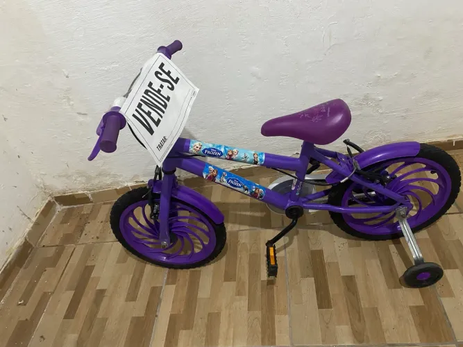 Bicicleta infantil menina