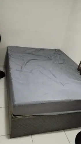 Vendo Cama (base + colchão)