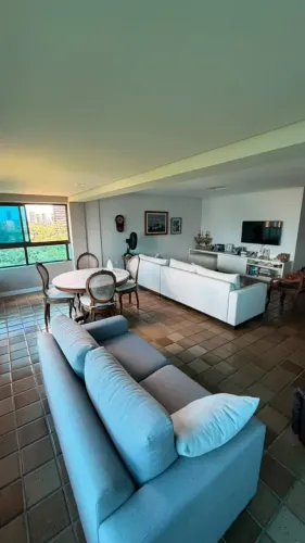 Imóvel para venda tem 204 metros quadrados com 4 quartos em Jaqueira - Recife - PE