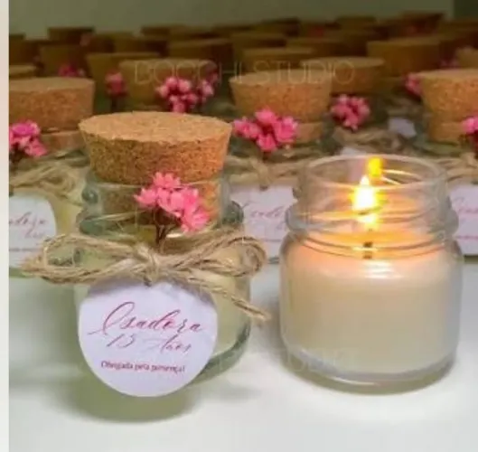 Faço lembrancinhas em velas artesanais aromáticas 