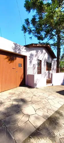 Casa para venda com 125 metros quadrados com 4 quartos