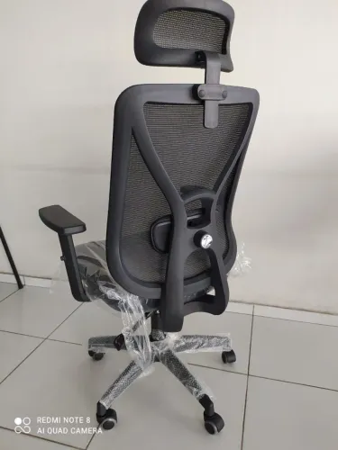 cadeiras Ergonômicas com ajuste de braços e encosto