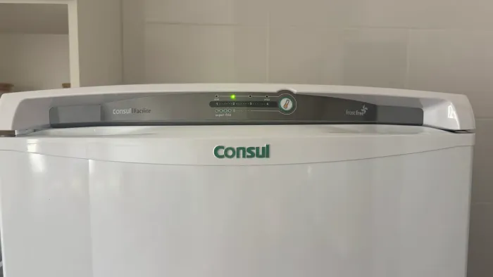 Geladeira Consul Frost Free branca