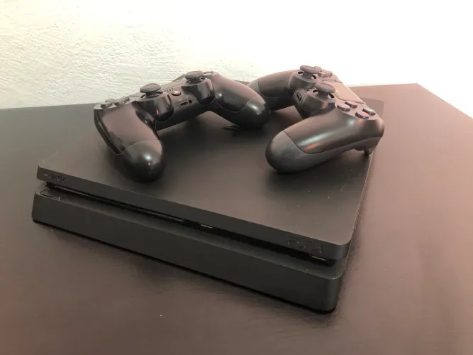 PlayStation 4 500GB Slim