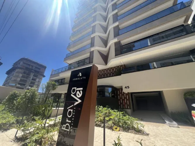 Brava Vel: 3 quartos com 2 suítes e varanda na Praia Brava, Itajaí
