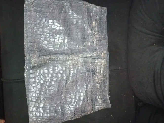 Mini saia jeans croco texturizada Fórum 