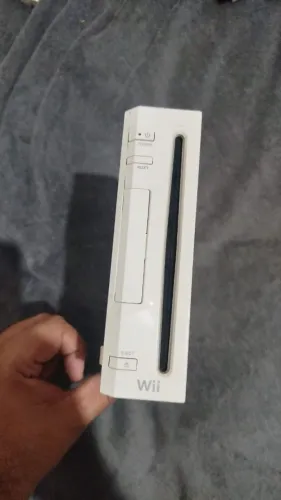 NINTENDO WII COM CONTROLES E JOGOS