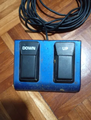Footswitch duplo Behringer FS 112V