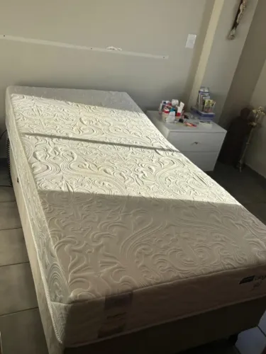 Cama Articulada , Motor eletico tecido veludo especial y bege colchao probel
