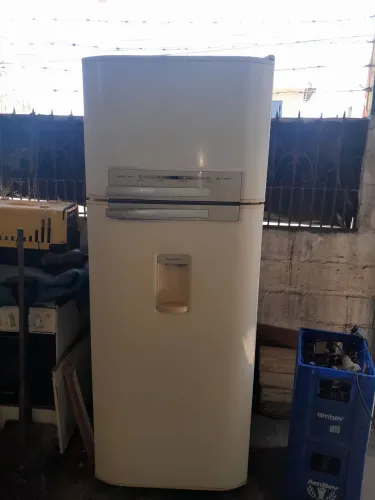 VENDO GELADEIRA ELECTROLUX FROSS FRIE
